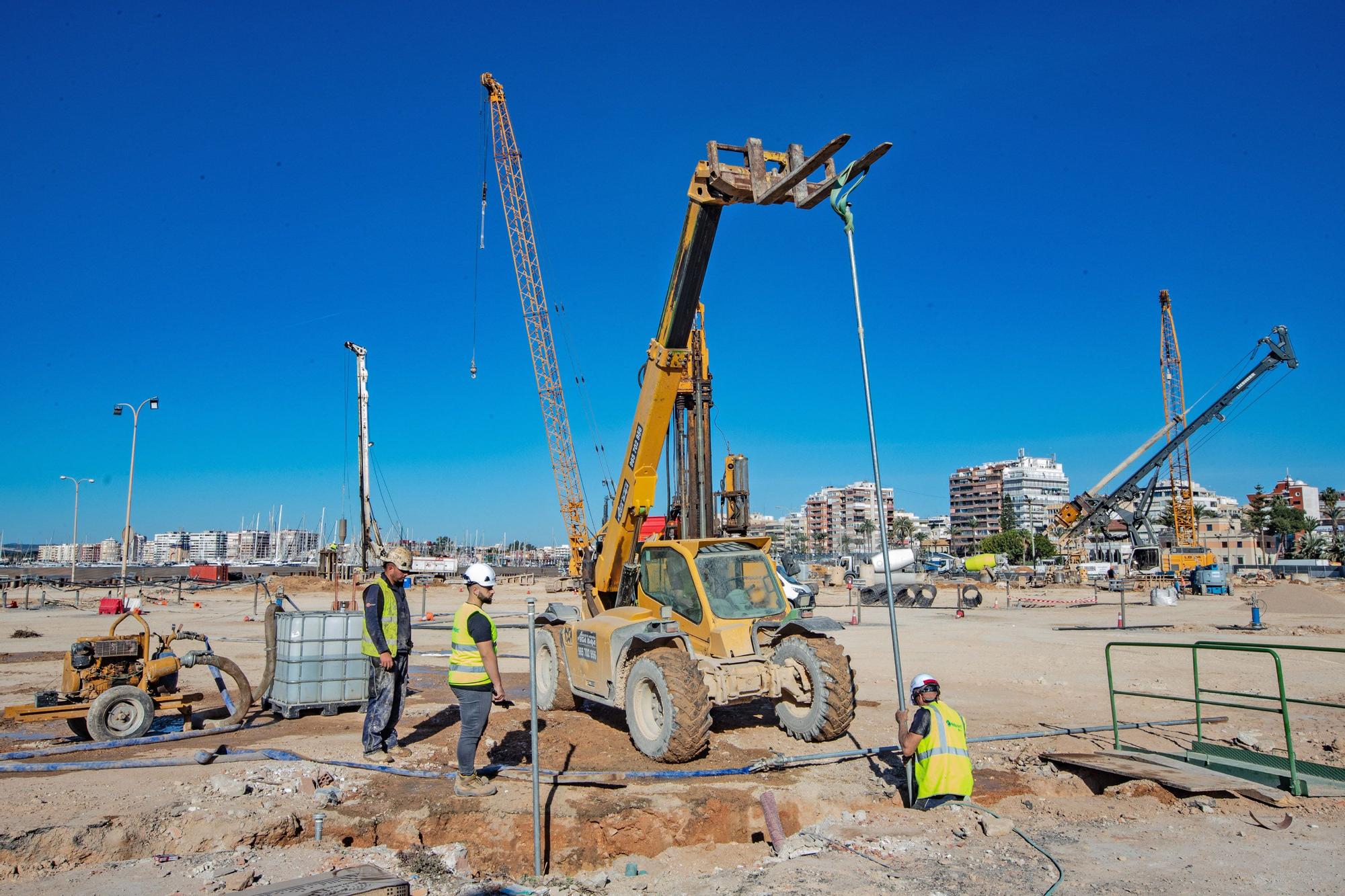 Obras de bombeo del nuevo puerto de Torrevieja