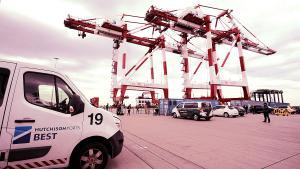 Grúas de la terminal de Hutchison Ports Best en el puerto de Barcelona.