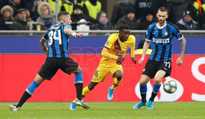 Las mejores imágenes del partido entre el Inter de Milán y el FC Barcelona del grupo F de la Champions League disputado en el estadio Giuseppe Meazza en Milán.