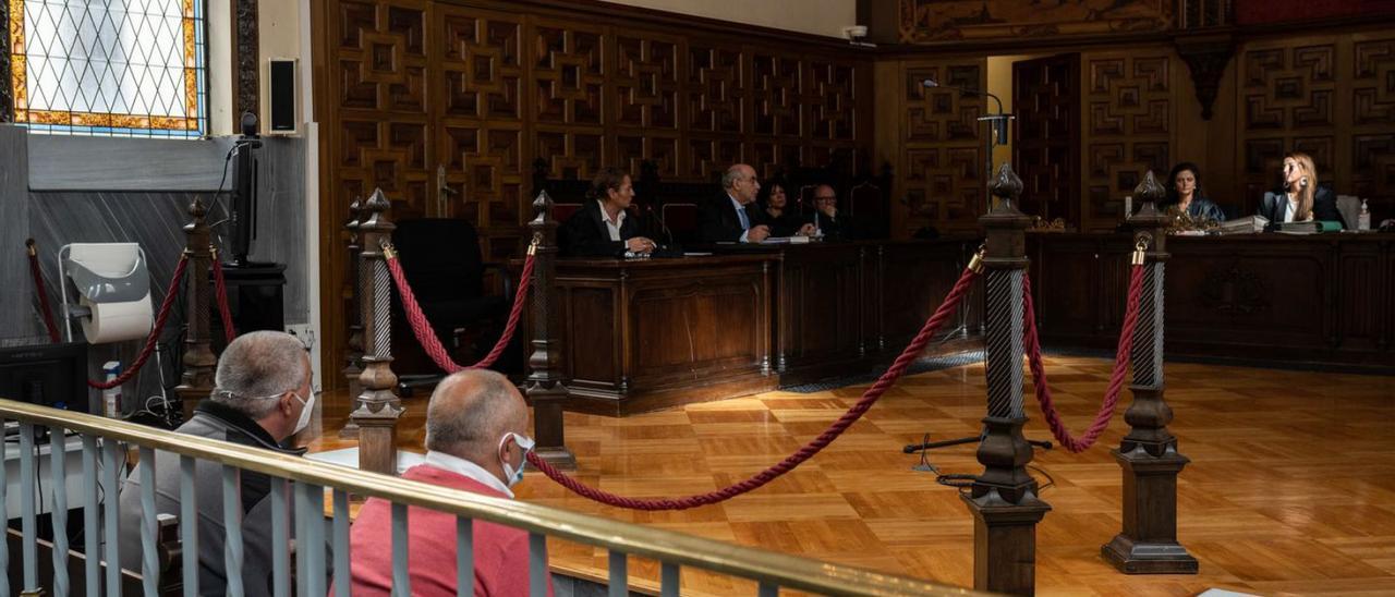 Los acusados durante el juicio celebrado en la Audiencia.