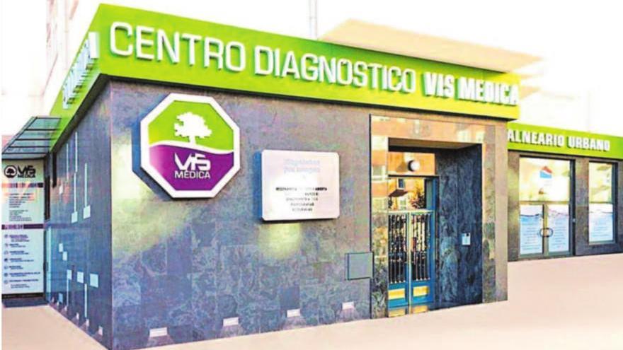 Fachada de la clínica Vis Médica, en la calle Antón de Centenera de Zamora. |