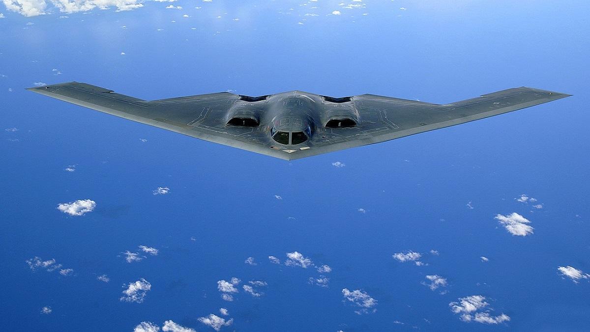 Bombardero B-2 Spirit se daña en un accidente de pista