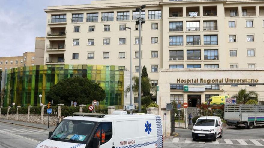 Fachada del Hospital Regional de Málaga. | LA OPINIÓN