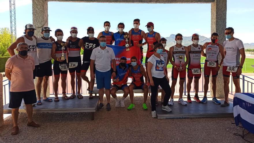 El CT Murcia Unidata, doble campeón regional de triatlón contrarreloj por equipos