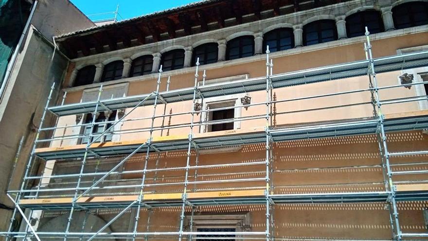 Primeros andamios en la casa natalicia de San Vicente.