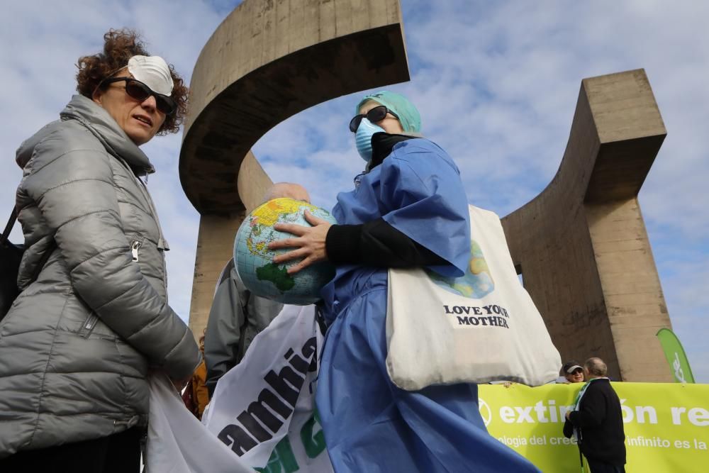 Manifestación "Asturies, un futuro sin carbón" de colectivos ecologistas.