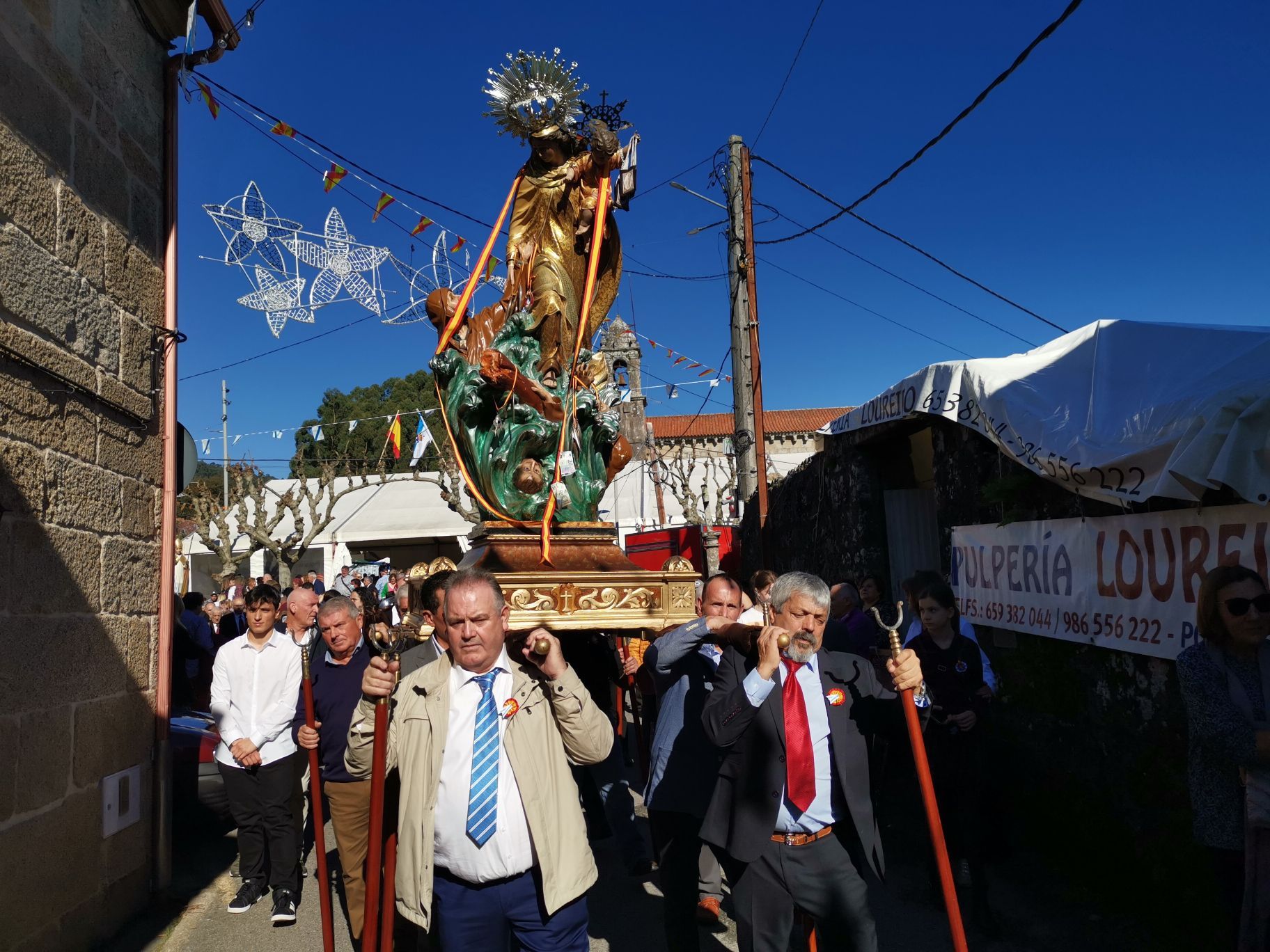 Fe y comida arropan al San Martiño en Moaña