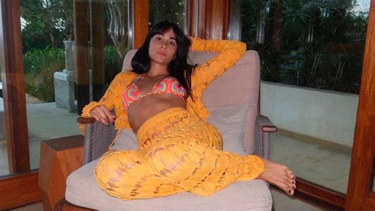 Aitana posa muy sensual en bikini y las redes estalla por el fotógrafo: &quot;Harta de no ver una foto con sebas&quot;