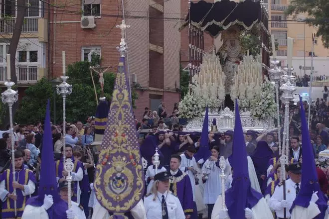 Miraflores se vuelca con su Virgen de la Esperanza y Refugio