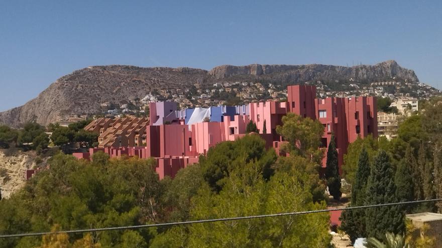 Nuevo rodaje en la Muralla Roja de Ricardo Bofill en Calp