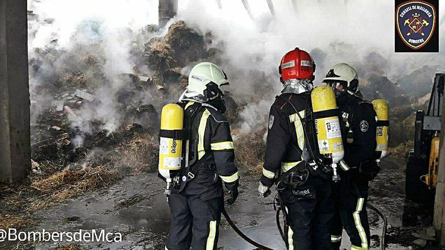 Fuego en una nave agrícola de Manacor