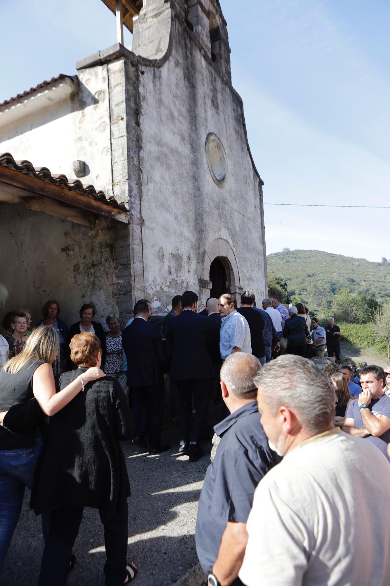 En imágenes: funeral por Juanjo Fernández, fallecido tras chocar con un "kamikaze"