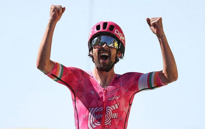 Pogacar entrega el groc a Van der Poel per un segon