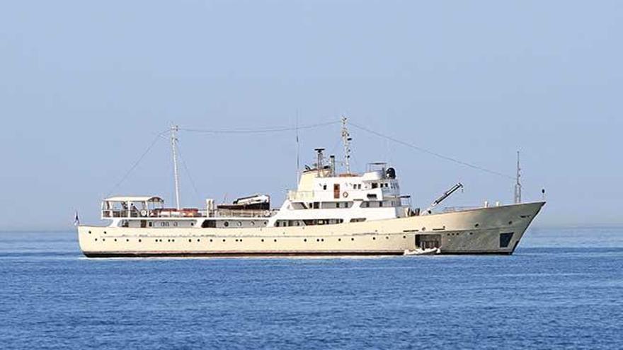 El barco de gran lujo, fondeado ayer en la bahÃ­a de Palma.