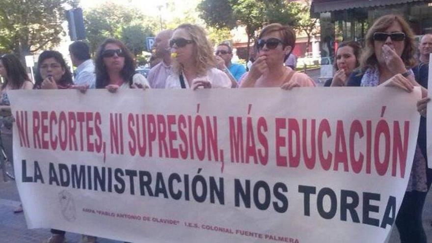 Protesta ante Educación