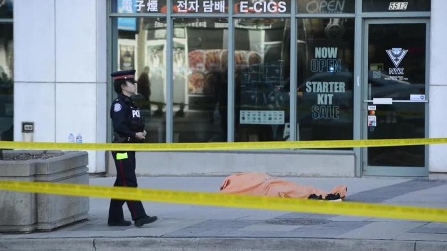 Diez muertos y 15 heridos en un atropello múltiple en Toronto