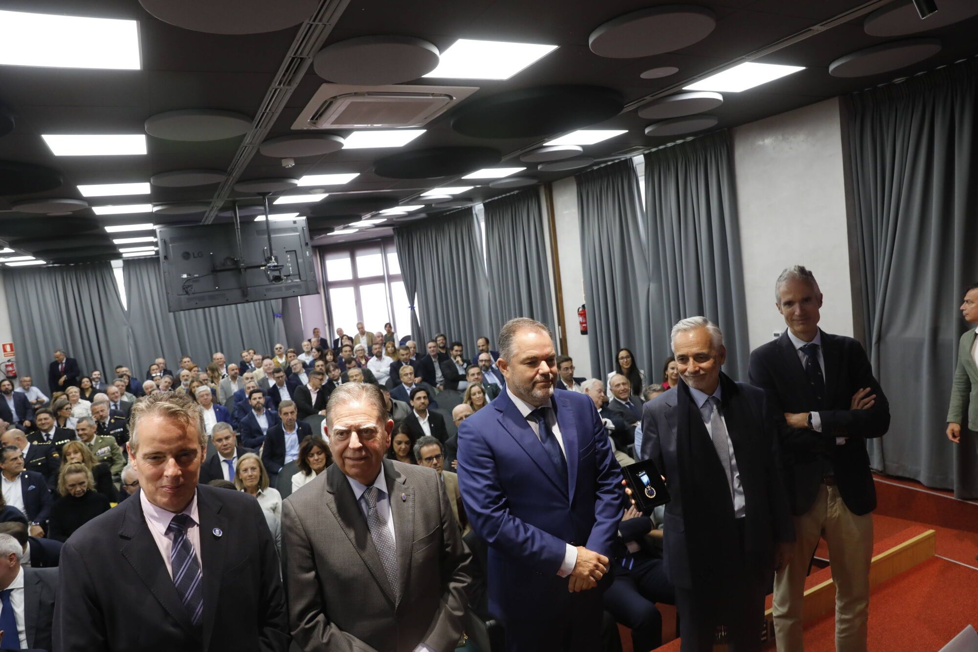 Así fue entrega de la Medalla de Oro de la Cámara de Comercio de Oviedo al Real Oviedo