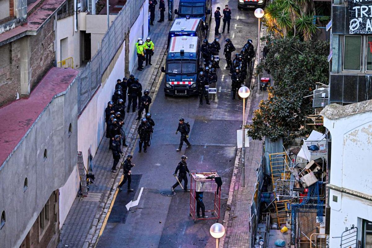 Desalojo de las casas ocupadas de El Kubo y La Ruïna en la Bonanova