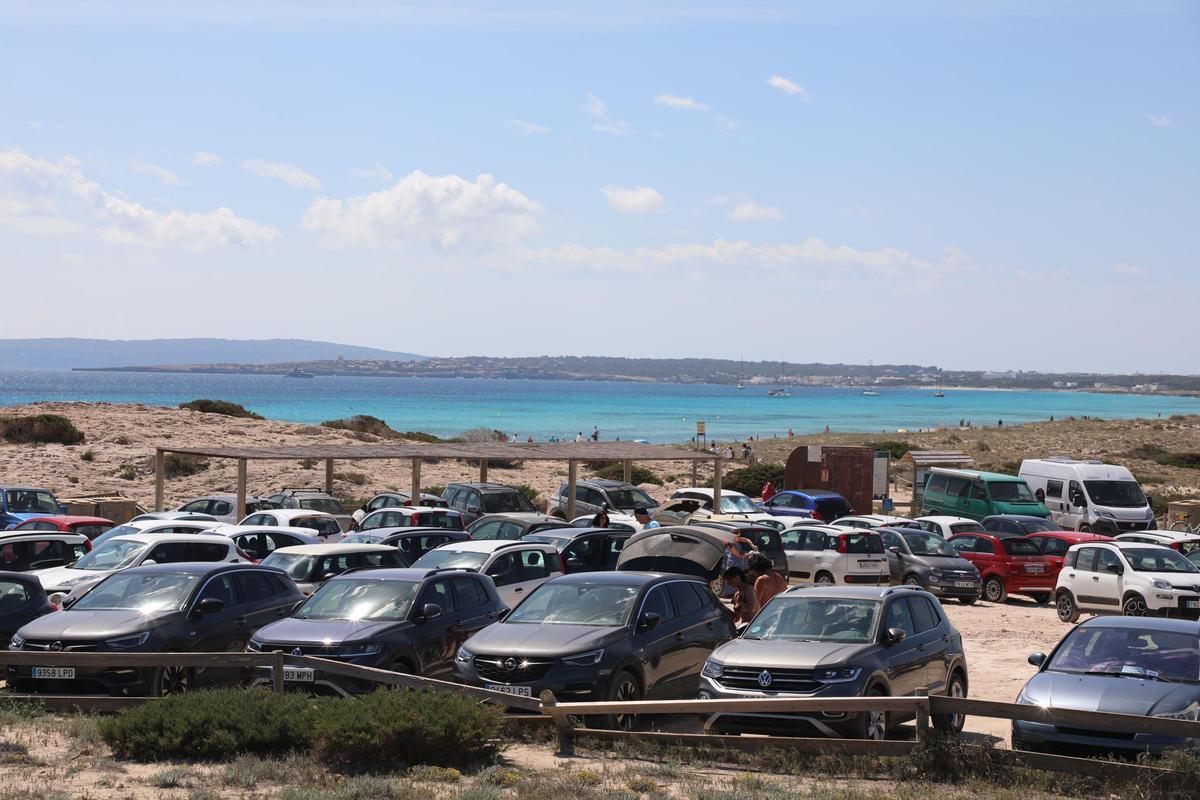 Galería: Control de acceso a ses Illetes y a la playa de Llevant en Formentera