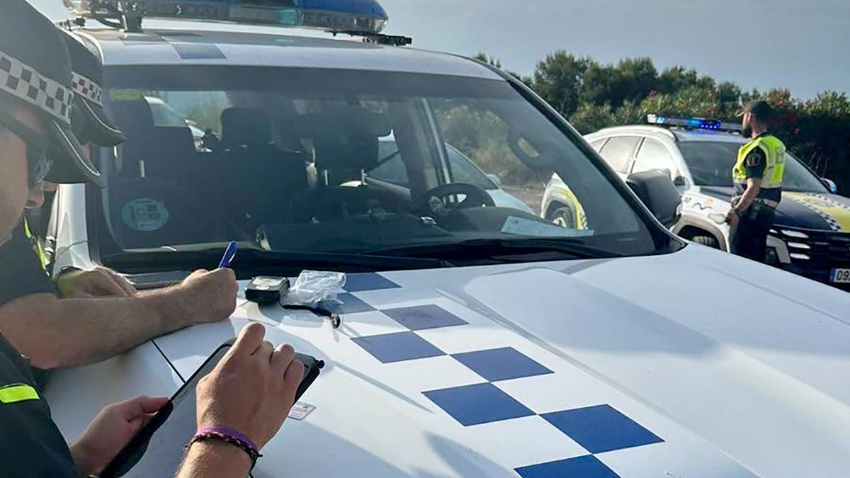 Da positivo en alcohol y acaba detenido al descubrirse que usaba varias identidades.