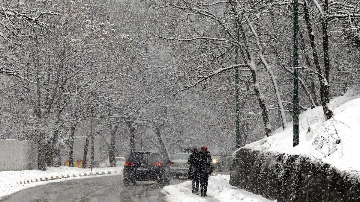 Cientos de miles de personas sin electricidad en Balcanes por nevadas y fallos técnicos