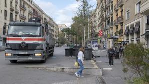 L’ajuntament comença a retirar la llosa de Sant Antoni a Barcelona