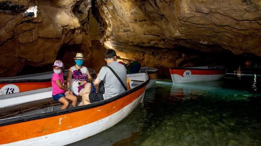 Visita a las Coves de Sant Josep, en la localidad de la Vall d&#039;Uixó.