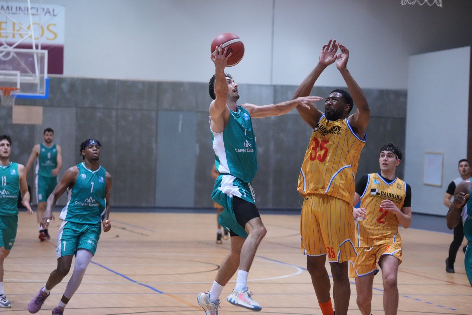 UCB Córdoba-Gymnástica Portuense: el partido de la Liga EBA en imágenes