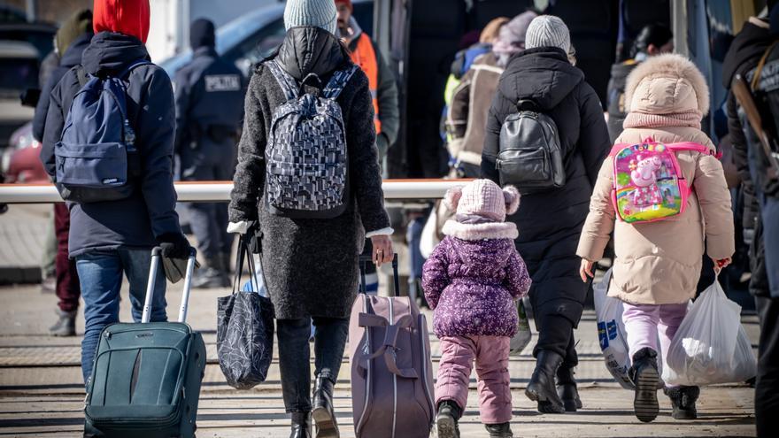 Bruselas abre la puerta a prorrogar la protección a los refugiados ucranianos hasta 2025