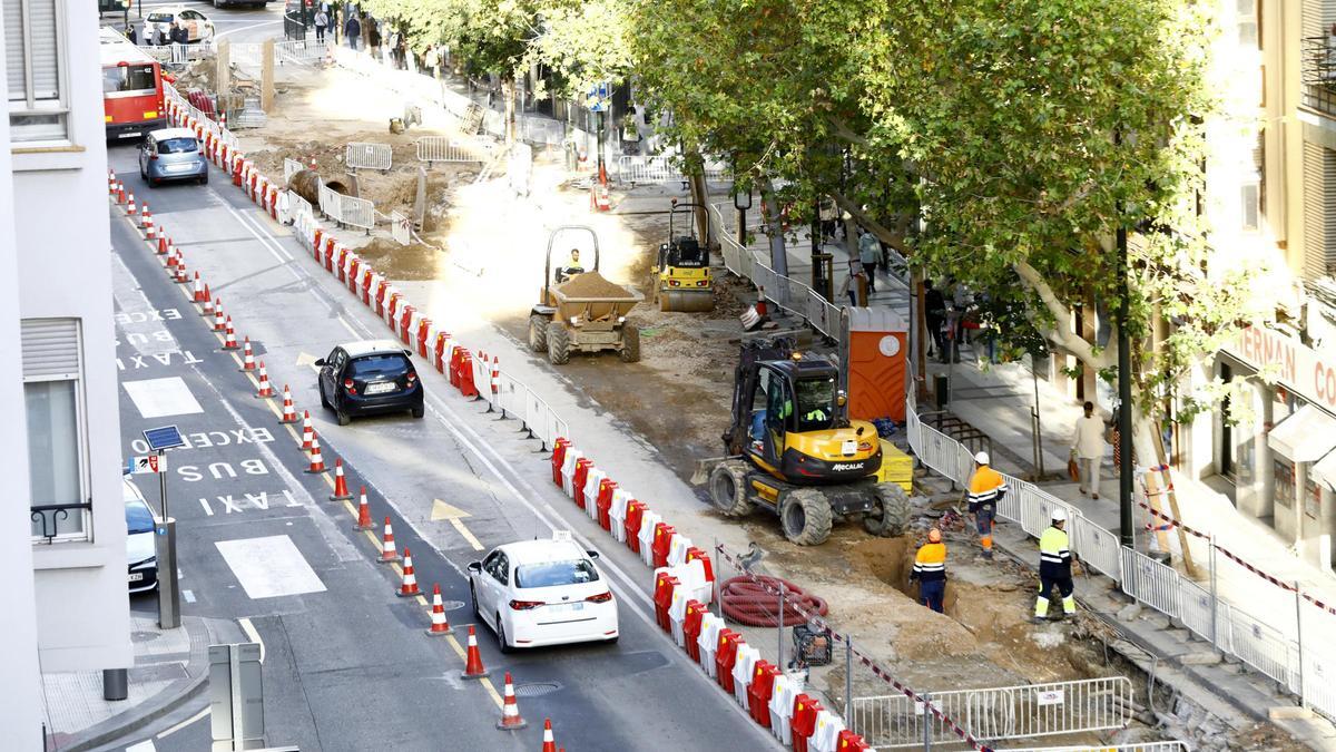 Las obras siguen avanzando en Hernán Cortés dos meses después del reventón (24-10-23)