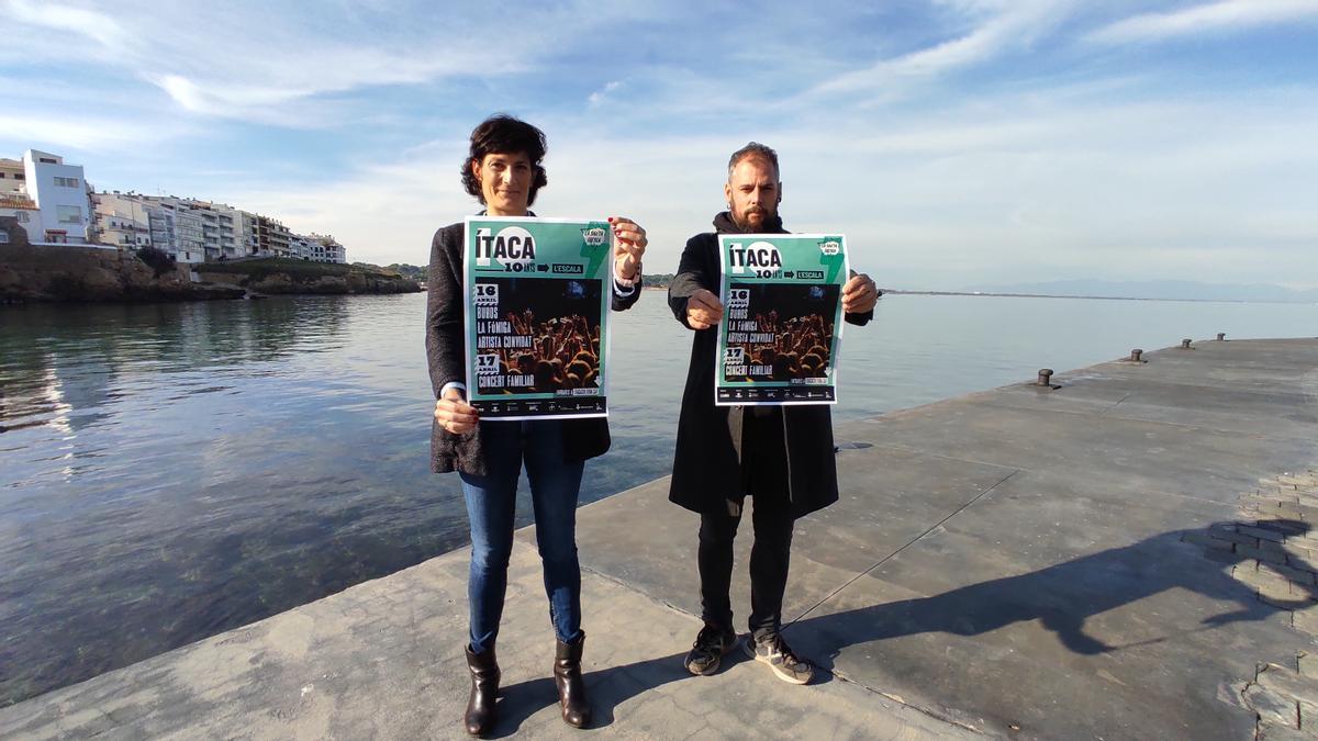 Presentacio Ítaca l&#039;Escala amb la tinent d&#039;alcalde de l&#039;Ajuntament de l&#039;Escala, Marta Rodeja, i el director del festival, Fran Arnau