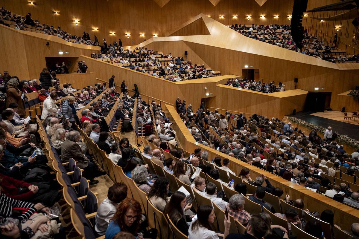 En imágenes |  El gran concierto de Año Nuevo colma de emoción una sala Mozart a rebosar El gran concierto de Año Nuevo colma de emoción una sala Mozart a rebosar