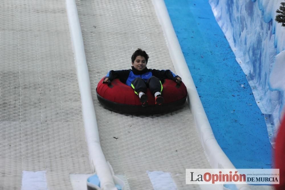 ¡Ya es Navidad en Murcia! Con pista de hielo inclu