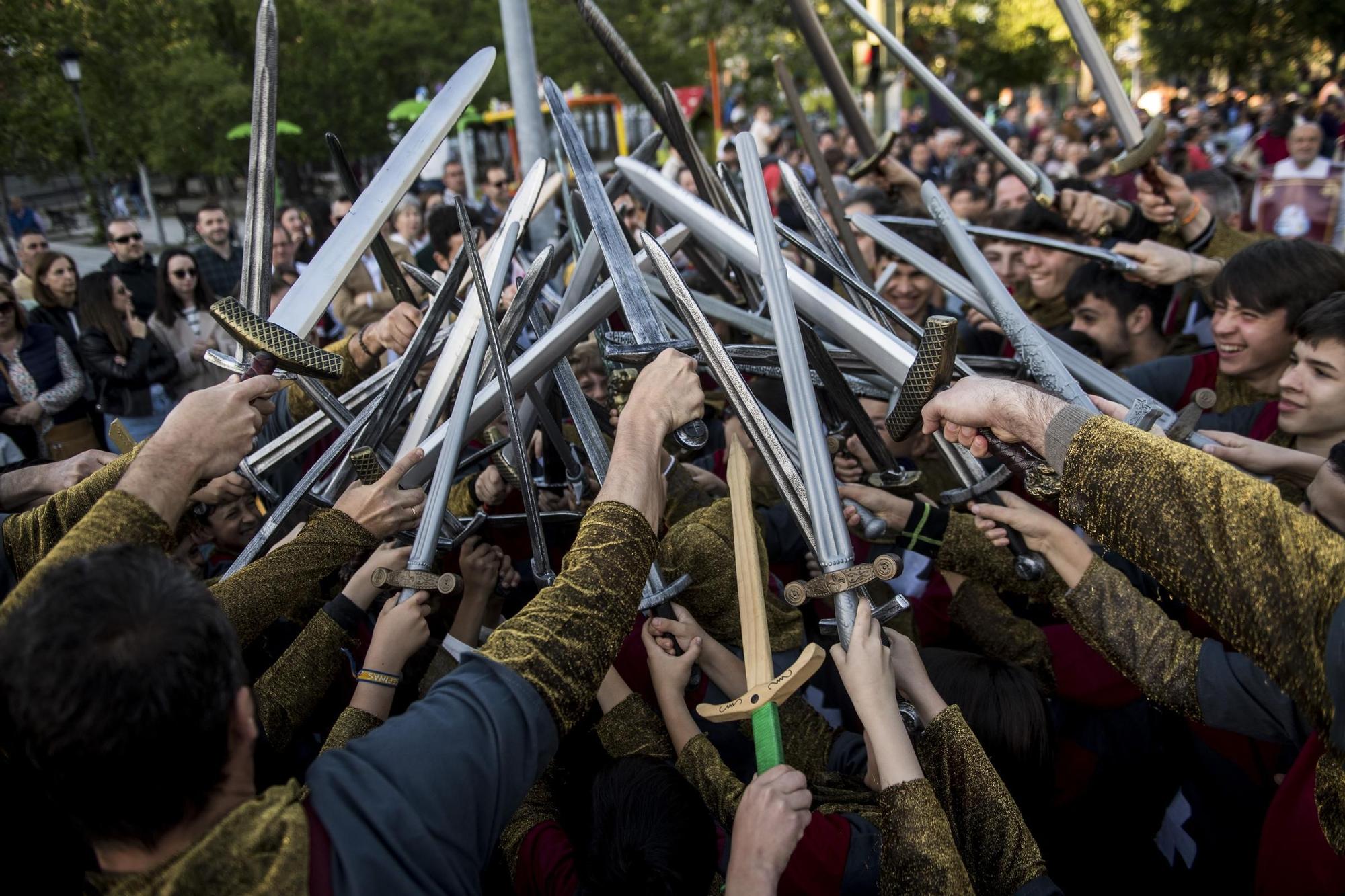 Galería | Así ha sido el desfile de San Jorge en Cáceres