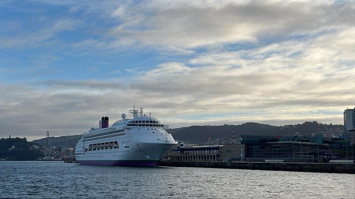 El crucero «Ambience», atracado esta mañana en Vigo