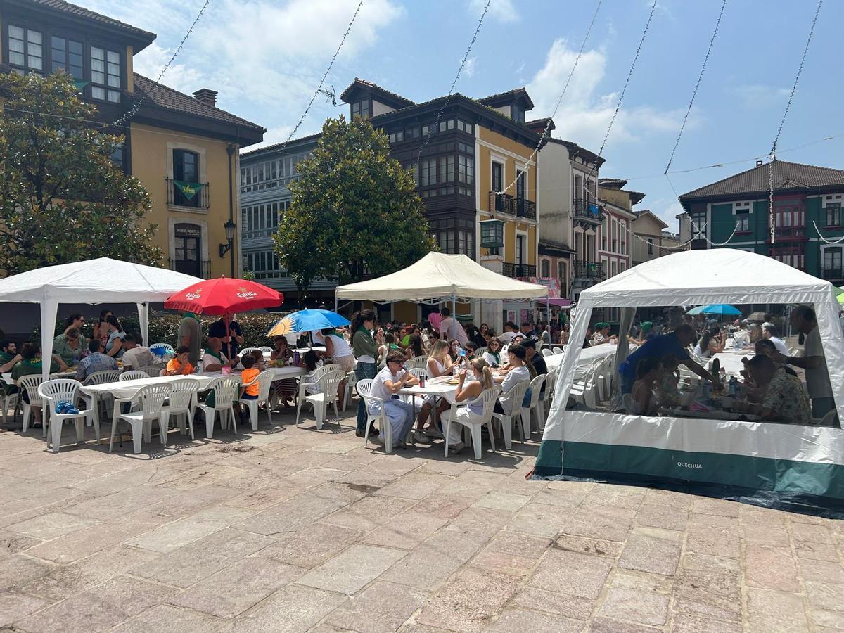 EN IMÁGENES: Comida en la calle en el Festival de la Sidra de Nava