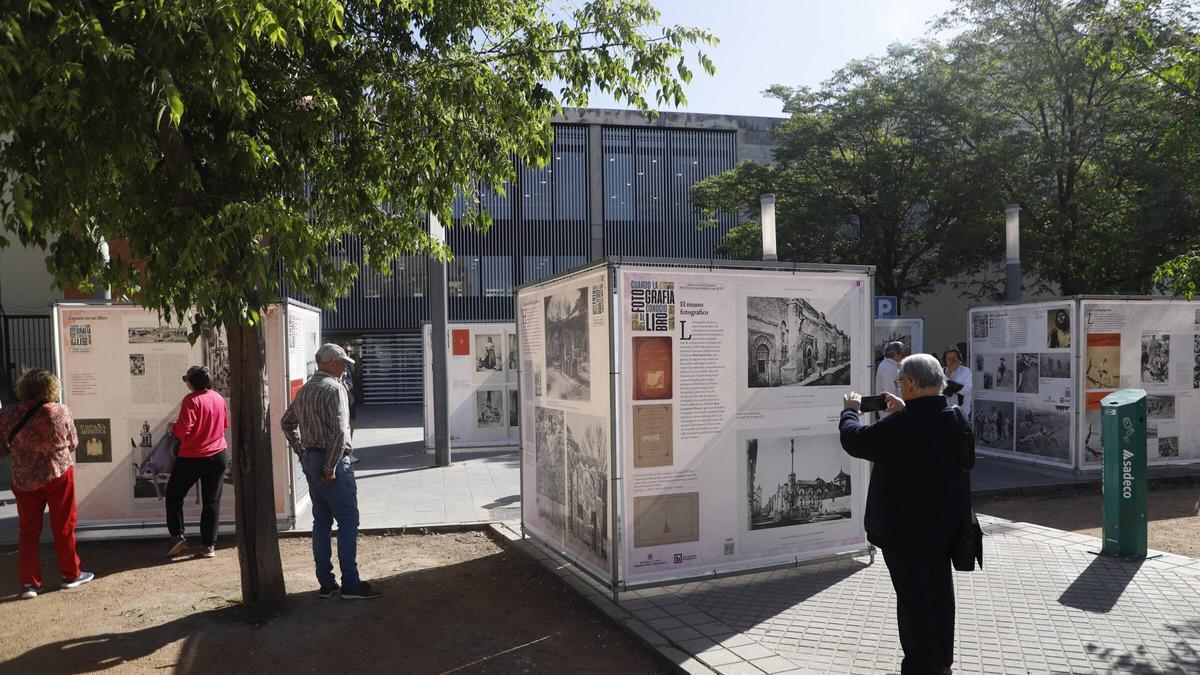 'Cuando la fotografía conoció al libro'