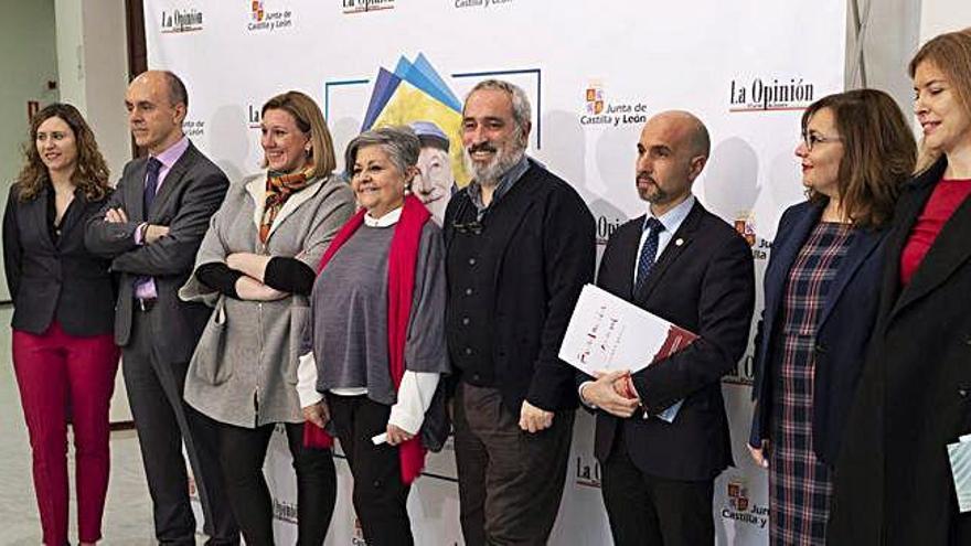 Desde la izquierda, Antonio Vega, Miriam Sánchez, Carlos Zardaín, Isabel Blanco, Pilar Rodríguez, Miguel Ángel Mira, Óscar González, Marisol López y Clara San Damián.