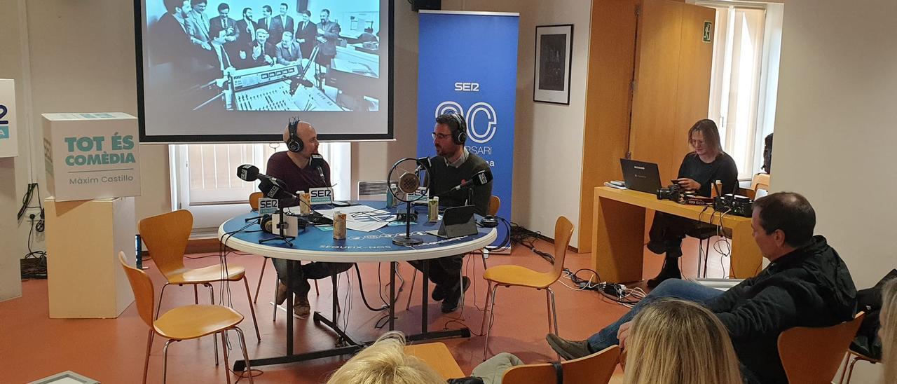 Emissió del 'Tot és comèdia' des del Museu d'Història dels Jueus per celebrar els 90 anys de Ràdio Girona