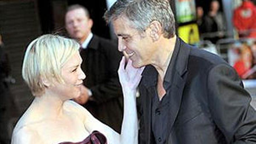 George Clooney: &quot;Me encanta llevar ropa de mujer&quot;