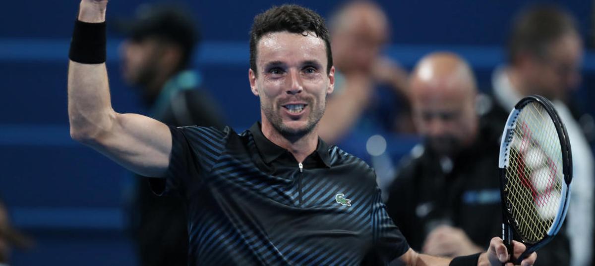 Roberto Bautista celebra su triunfo.