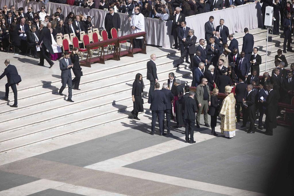 El funeral del papa Francisco en la Plaza de San Pedro del Vaticano, en imágenes