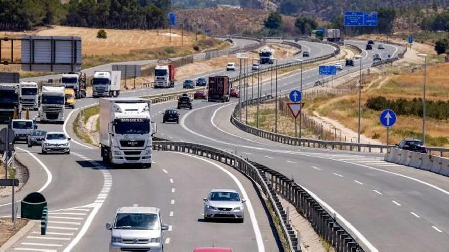 La autovía A-7 es una de las carreteras con más presión de España al ser la ruta que conecta la Comunidad Valenciana con Murcia y Andalucía.