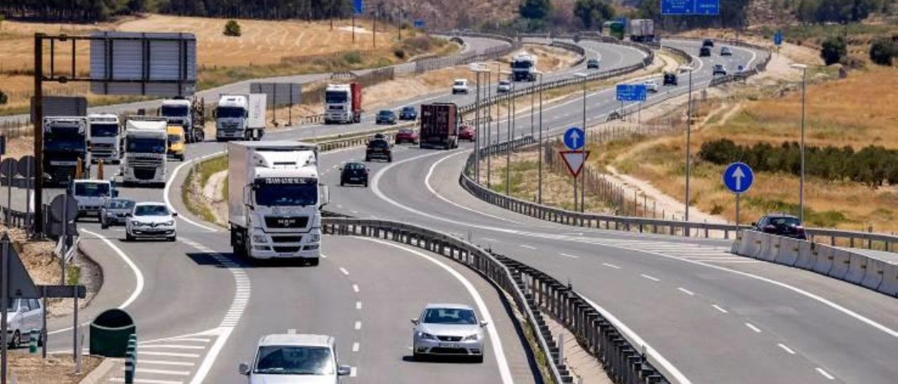 La autovía A-7 es una de las carreteras con más presión de España al ser la ruta que conecta la Comunidad Valenciana con Murcia y Andalucía.