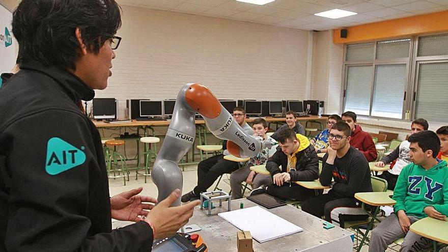 Demostración de una firma porriñesa con un robot Kuka.