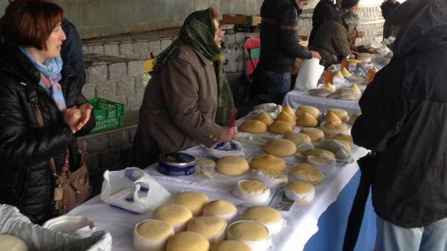 Imagen, ayer, de la Feira do Queixo de Abegondo.