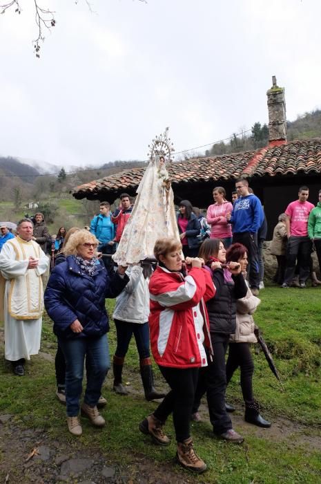 Romería en Piedracea, fiestas de la Flor de Lena