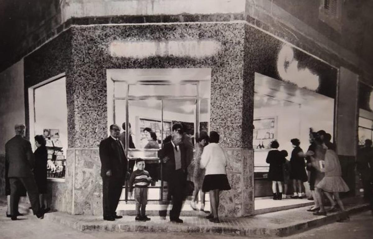 Otra imagen del local del carrer de Ciutat de Manacor en los años 60.
