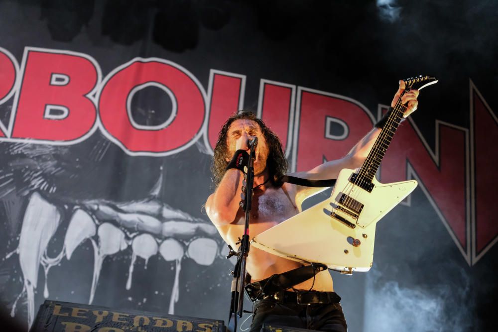 Airbourne, la banda australiana, no defraudó al público de Leyendas del Rock en la tercera jornada del festival.