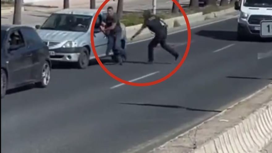 Crítica da Polícia por esta perseguição trotando em Sabinillas